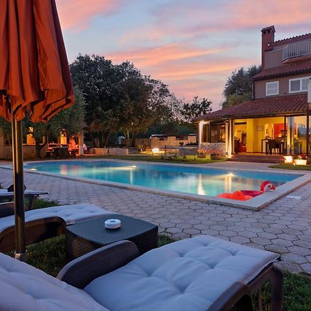 Guesthouse "Barboska" - Big Outdoor Swimming Pool & Private Tennis Court Vodnjan Luaran gambar