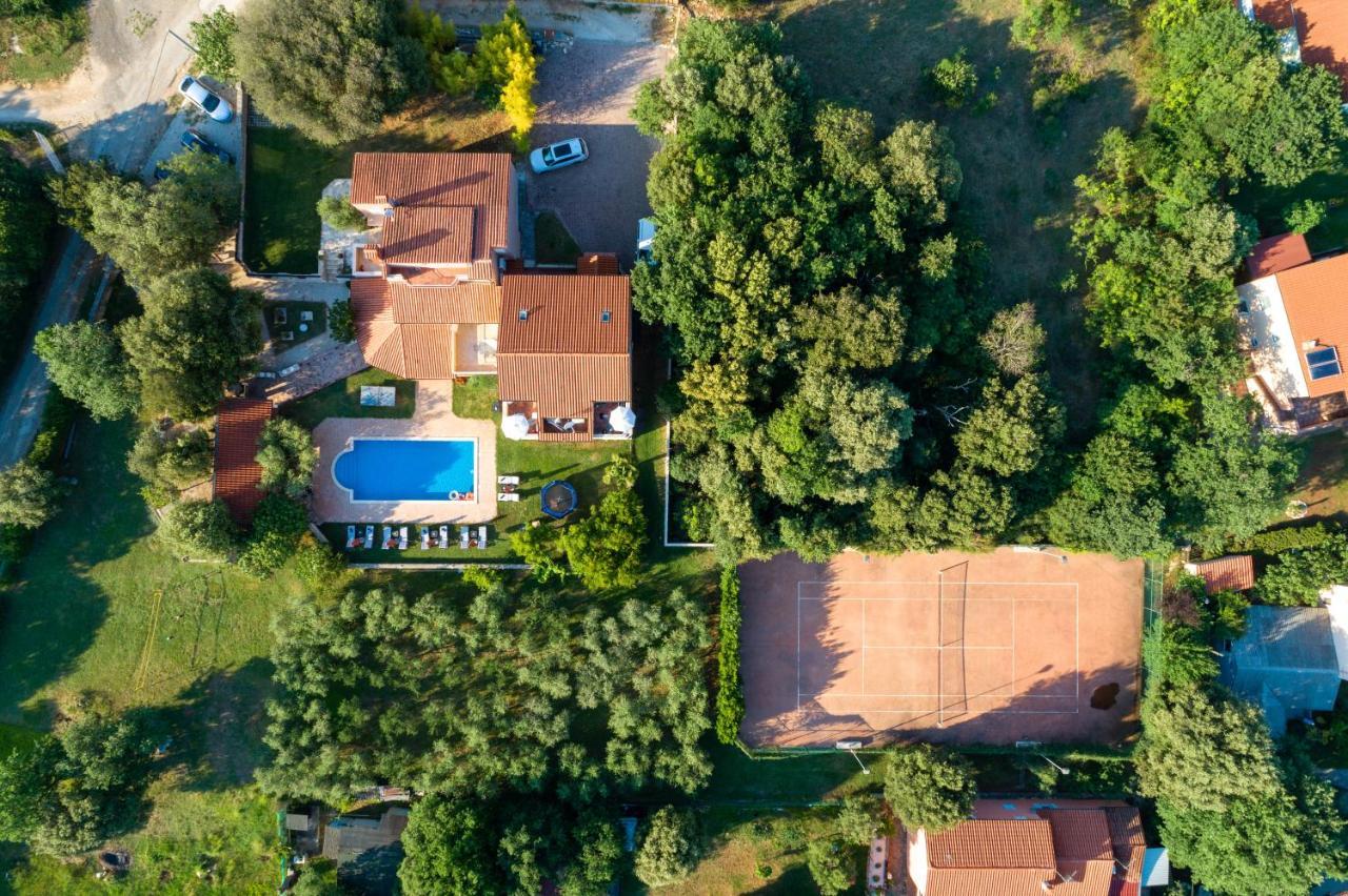 Guesthouse "Barboska" - Big Outdoor Swimming Pool & Private Tennis Court Vodnjan Luaran gambar