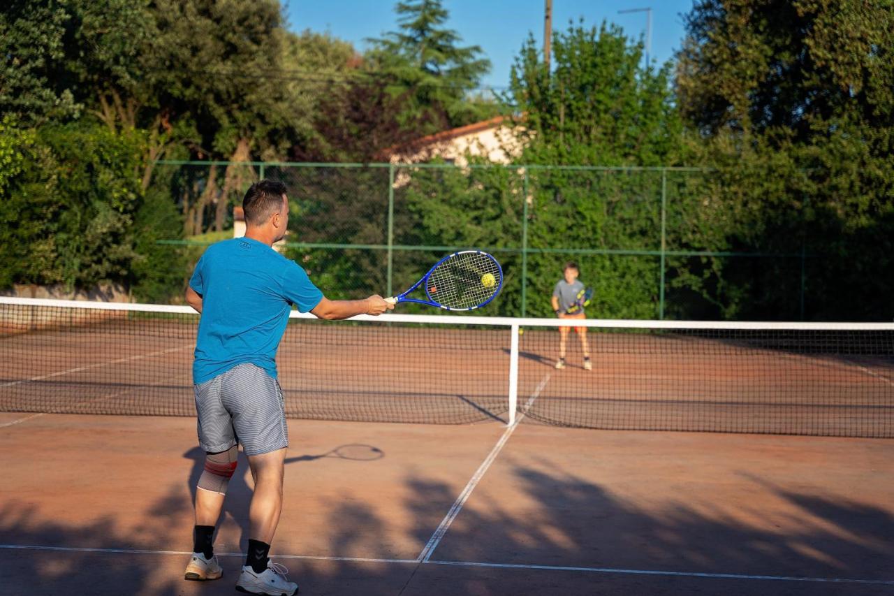 Guesthouse "Barboska" - Big Outdoor Swimming Pool & Private Tennis Court Vodnjan Luaran gambar