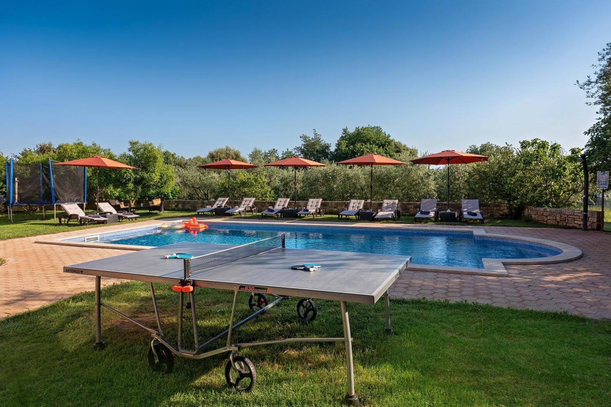 Guesthouse "Barboska" - Big Outdoor Swimming Pool & Private Tennis Court Vodnjan Luaran gambar