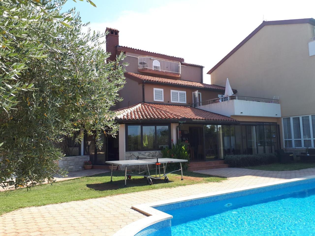 Guesthouse "Barboska" - Big Outdoor Swimming Pool & Private Tennis Court Vodnjan Luaran gambar