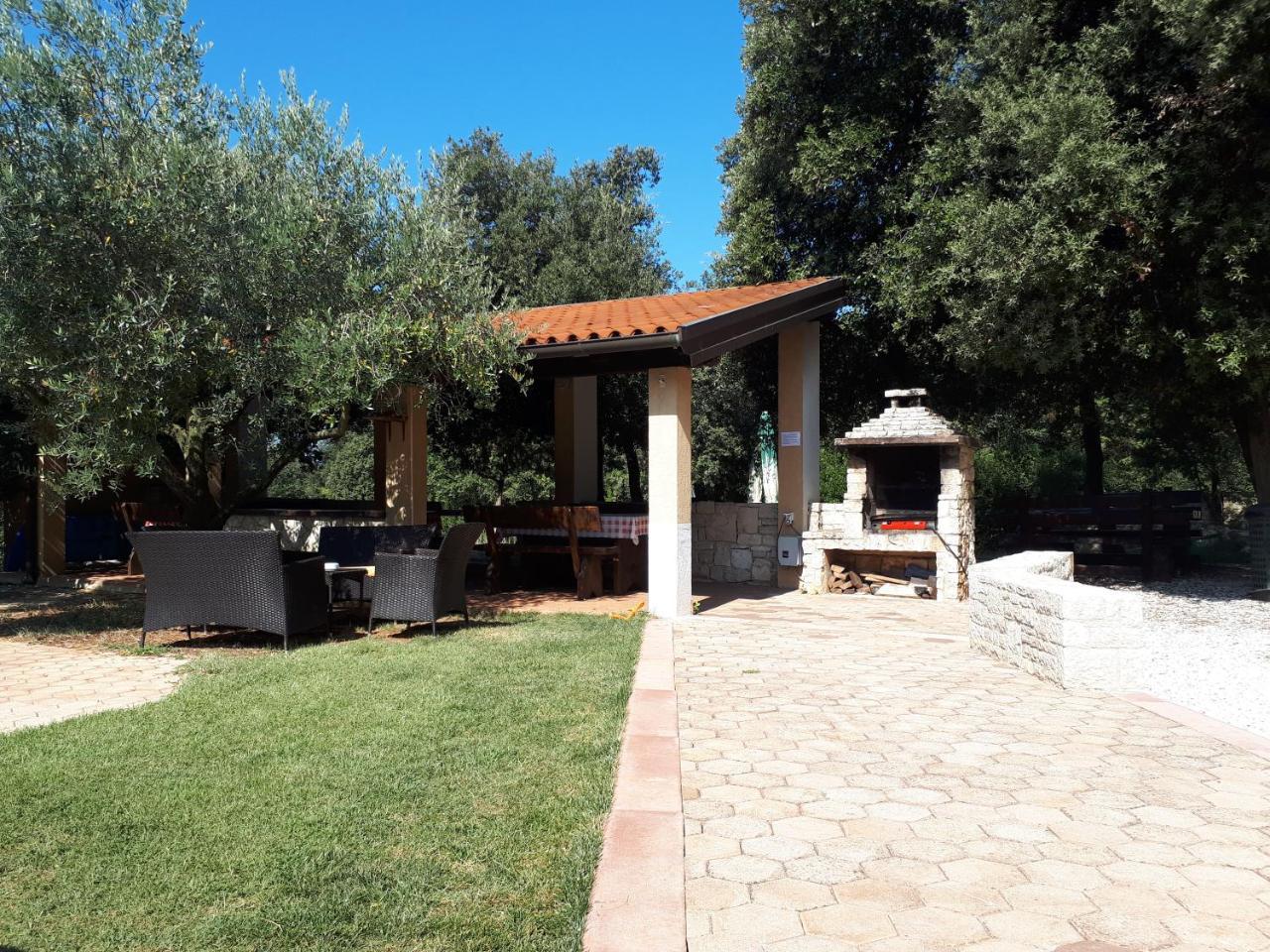 Guesthouse "Barboska" - Big Outdoor Swimming Pool & Private Tennis Court Vodnjan Luaran gambar