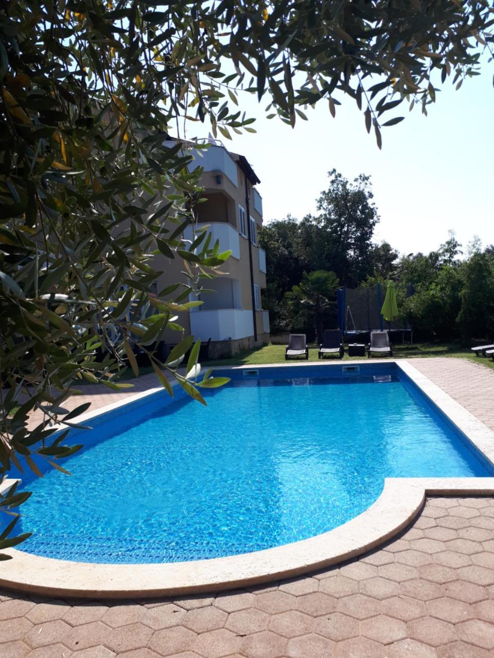 Guesthouse "Barboska" - Big Outdoor Swimming Pool & Private Tennis Court Vodnjan Luaran gambar